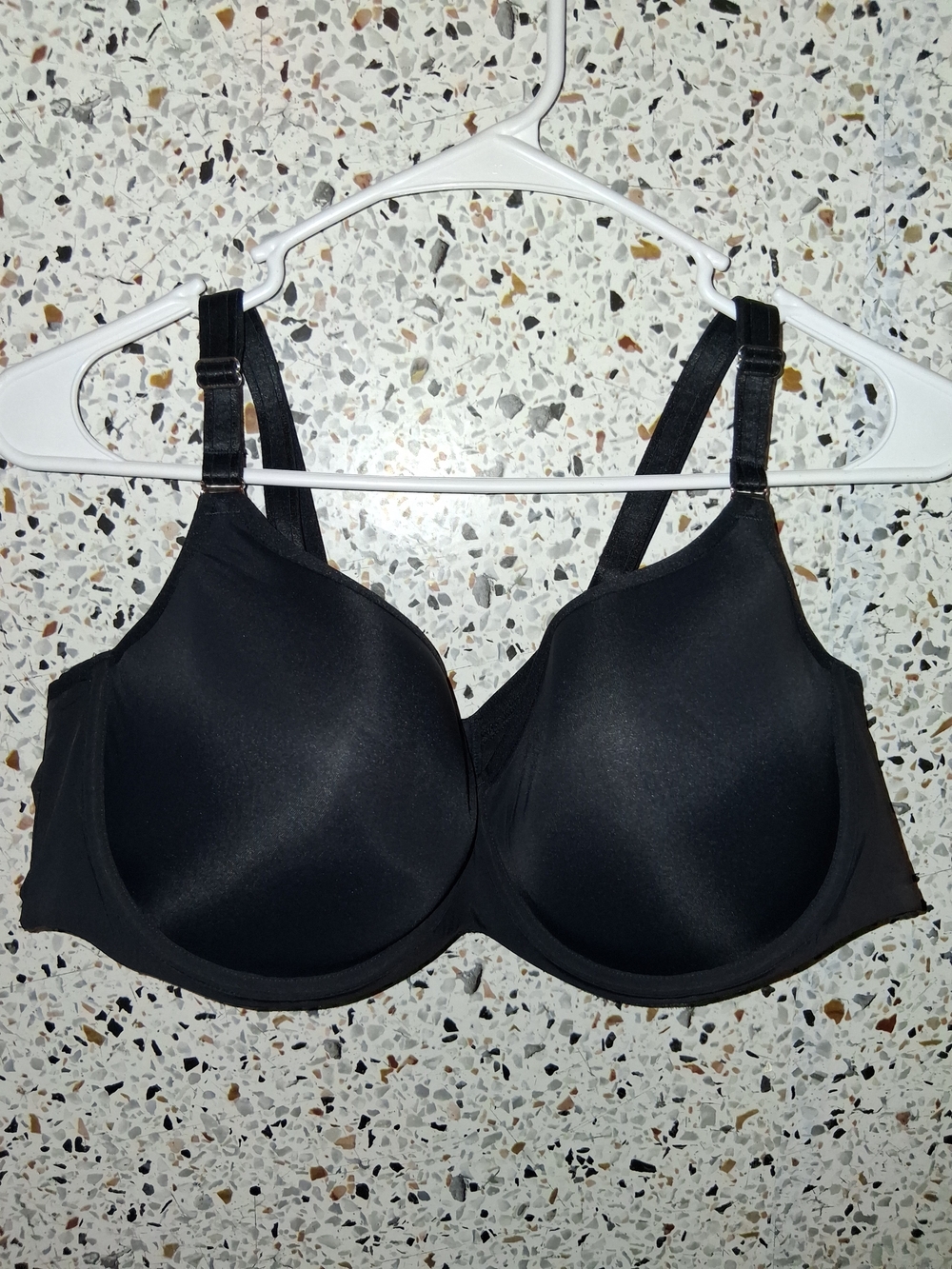 Women's Curvy Couture Tshirt Bra Size 44D Black Padded With Wires